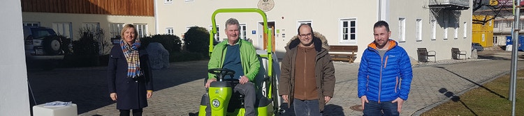 Banner-Bild: Neuer Grillo FD 450 steht auf dem Irmengard-Hof der Björn Schulz Stiftung in Gstadt