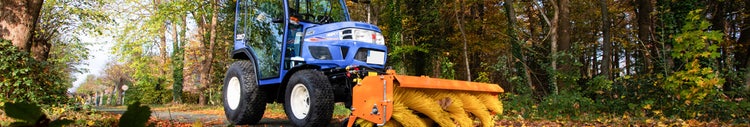 Iseki TH5 Kommunalschlepper im Einsatz