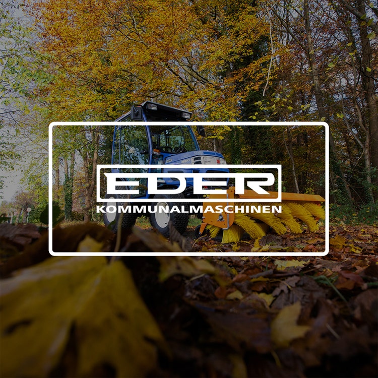 Abbildung eines Iseki mit Bürstenaufsatz, darüber das EDER Kommunalmaschinen Logo