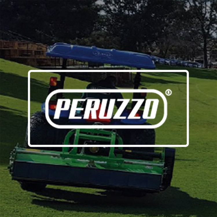 Mähtechnik von Peruzzo mit Logo von Peruzzo