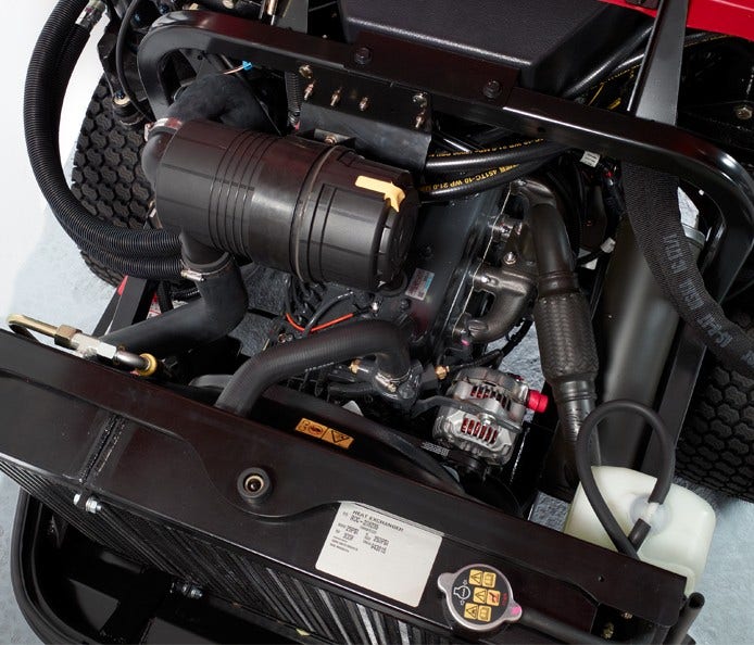 Blick auf den Motor von Toro GroundsMaster 360