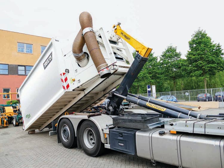 Trilo T 25 Saugcontainer im Einsatz