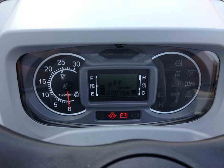 Cockpit von Iseki TG 6000 Traktor