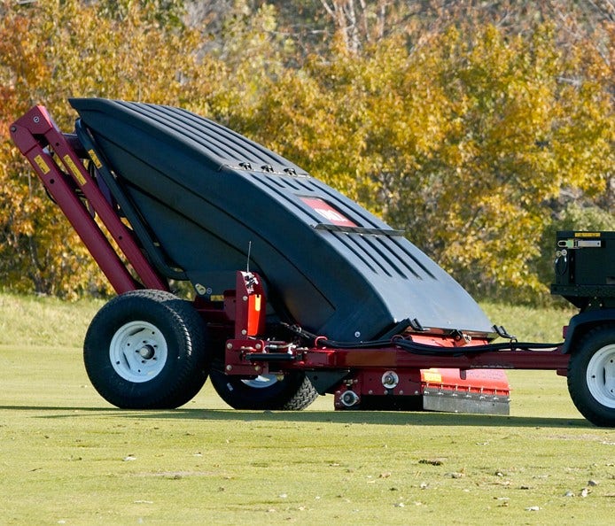 Toro ProSweep 5200 Rasenkehrmaschine auf Rasen