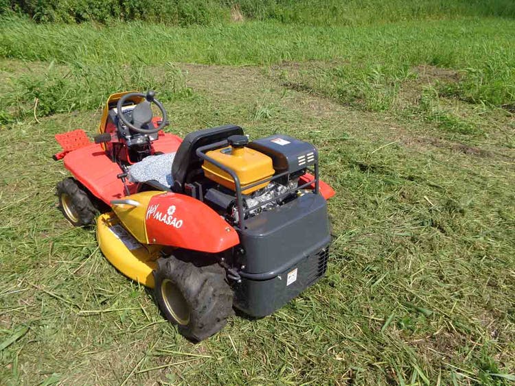Canycom Aufsitzrasenmäher CMX 1402 - 4 WD von hinten