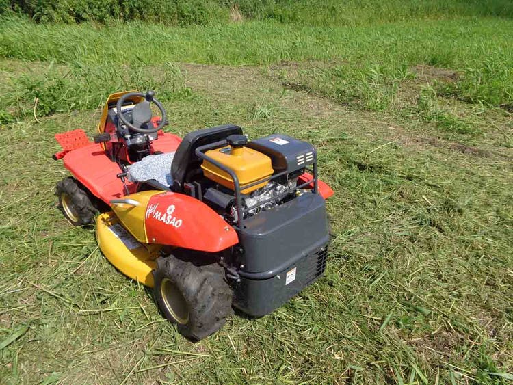 Rückansicht Canycom Hochgrasmäher CM 1401 - 2 WD