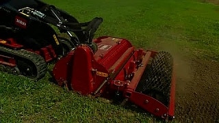 Video Toro Dingo 323 Spezialmaschine