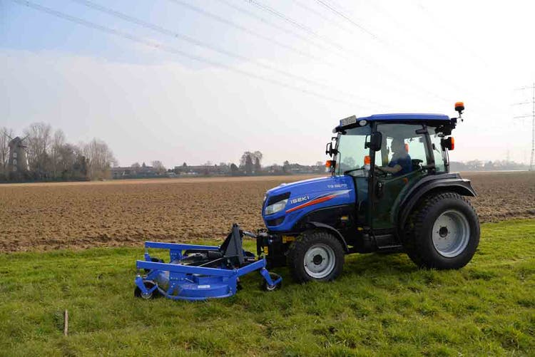 Iseki TG 6507 AGL Traktor auf Feld