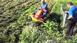 Video Canycom Aufsitzrasenmäher CMX 227 Komfort - 4WD