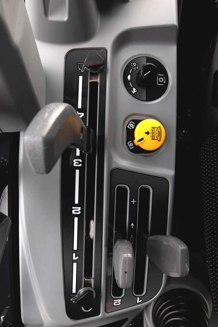 Detailansicht Iseki TH 5000 Traktor