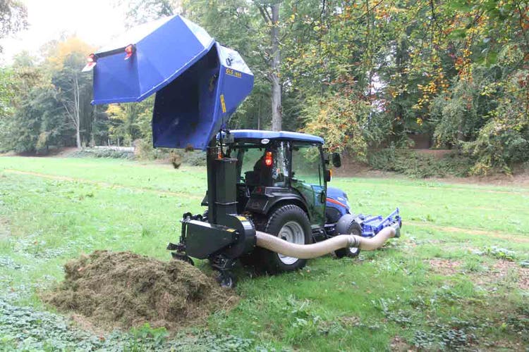 Iseki TG 6507 AGL Traktor im Einsatz