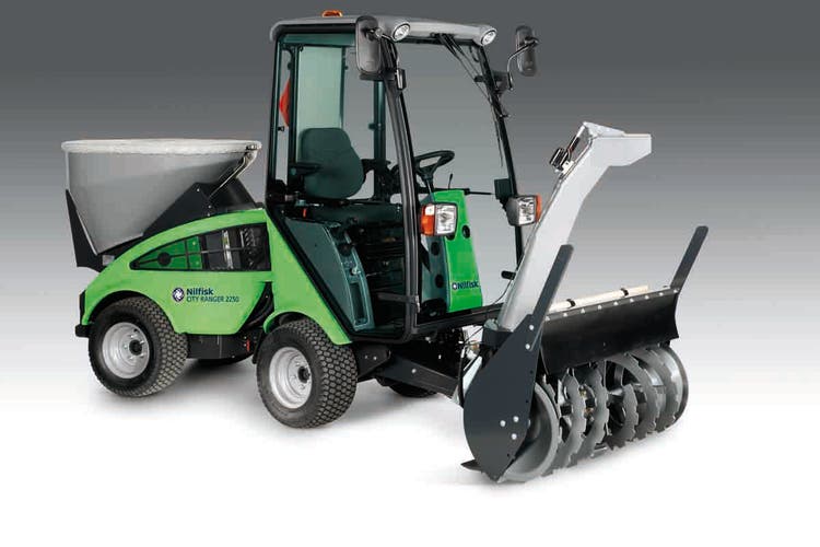 Egholm CityRanger 2260 mit Häcksler Aufsatz