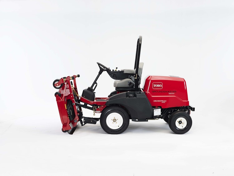 Seitenansicht Toro GroundsMaster 3200/3300 Frontdeckmäher