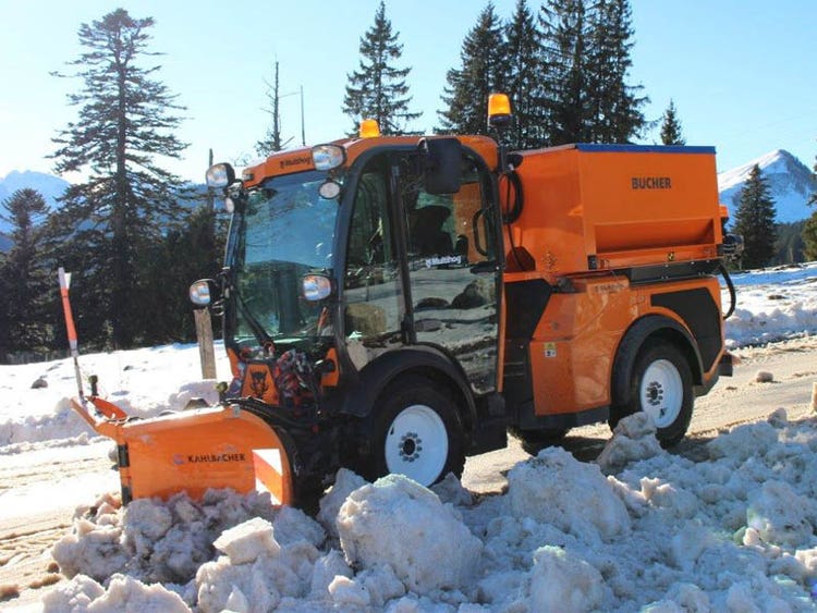 Multihog MX / MXC Geräteträger im Winterdienst