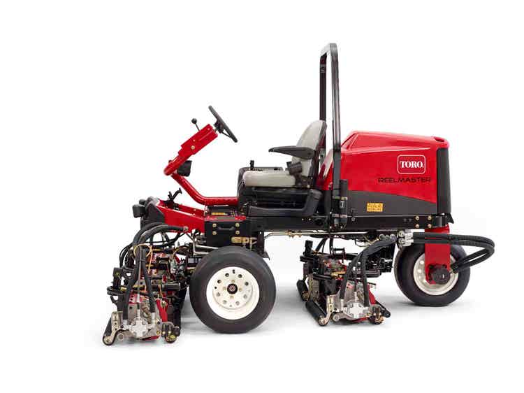 Toro Reelmaster 3575-D von der linken Seite bei EDER-Kommunal Golfplatztechnik