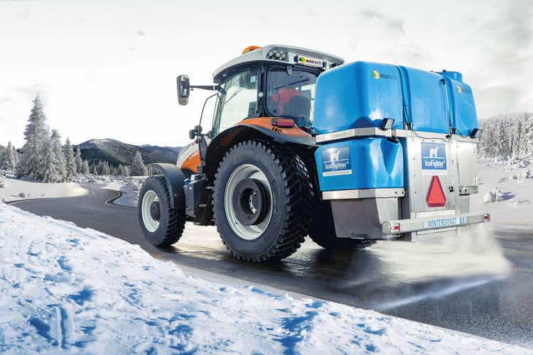 Foto Ecotech IceFighter auf Traktor