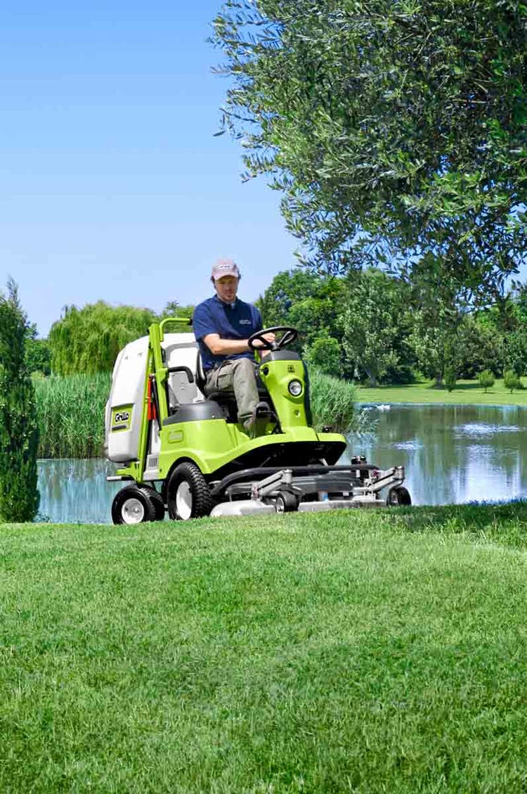 Mann auf Grillo FD 450