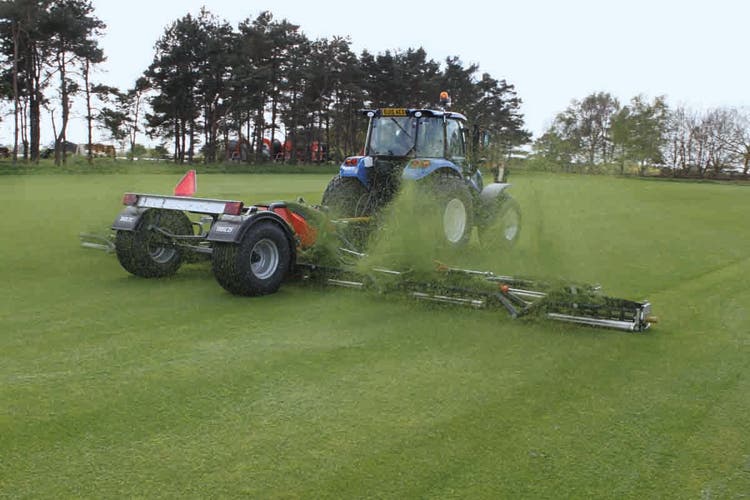 Trilo R 10 Spindelmäher auf Rasen