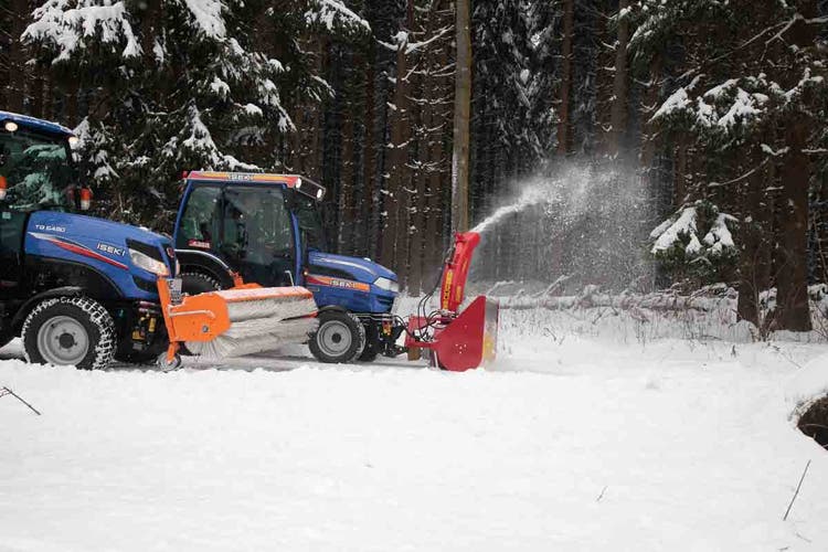 Iseki TG 6507 AGL Traktor im Winter
