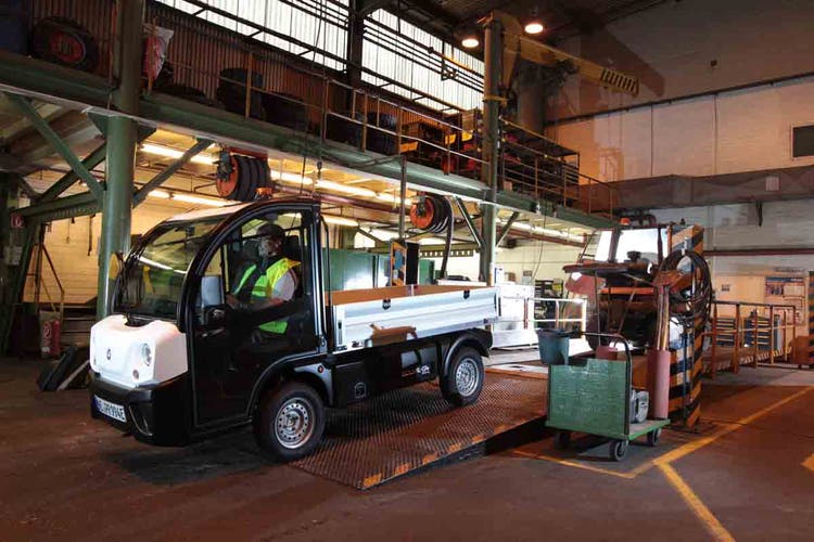 Goupil G4 Elektro-Nutzfahrzeug in der Halle