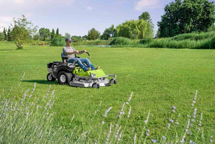 Rasenmähen mit Grillo FX 27