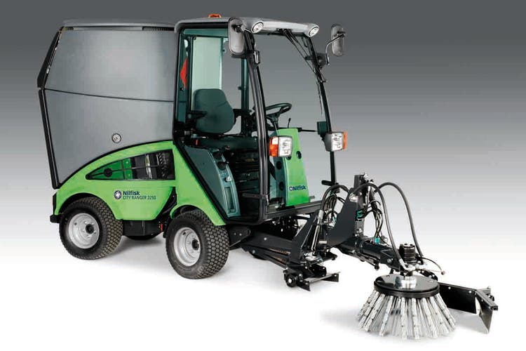 Egholm CityRanger 2260 mit Kehrbürste