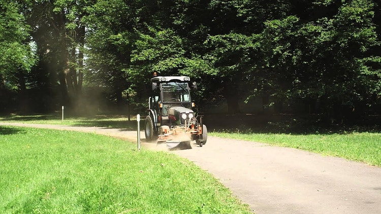 Video zu Ecotech WKT 7 - Kommunal Pro Wildkrautbesen