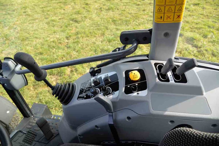 Bedienpanel Iseki TG 6000 Traktor
