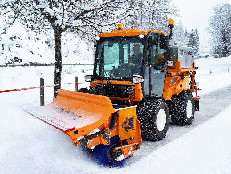 Multihog MX / MXC Geräteträger im Winterdienst