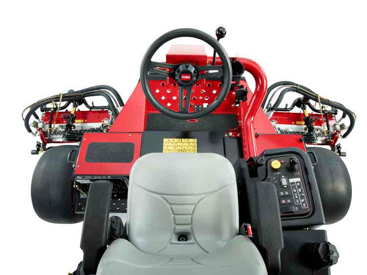 Toro Reelmaster 3575-D Cockpit bei EDER-Kommunal Golfplatztechnik