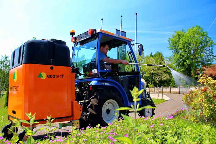Foto Ecotech Multi-Wash-System beim Bewässern