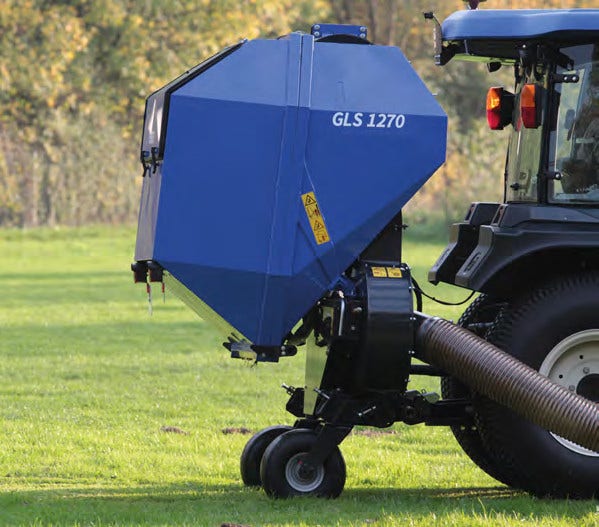 Iseki GLS 1070 / 1270 Gras- und Laubsauger auf Traktor