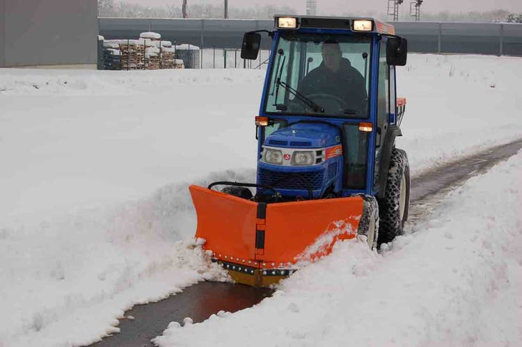 Ecotech EPV 3 Federklappen-Vario-Schilder Alpinausführung beim Winterdienst