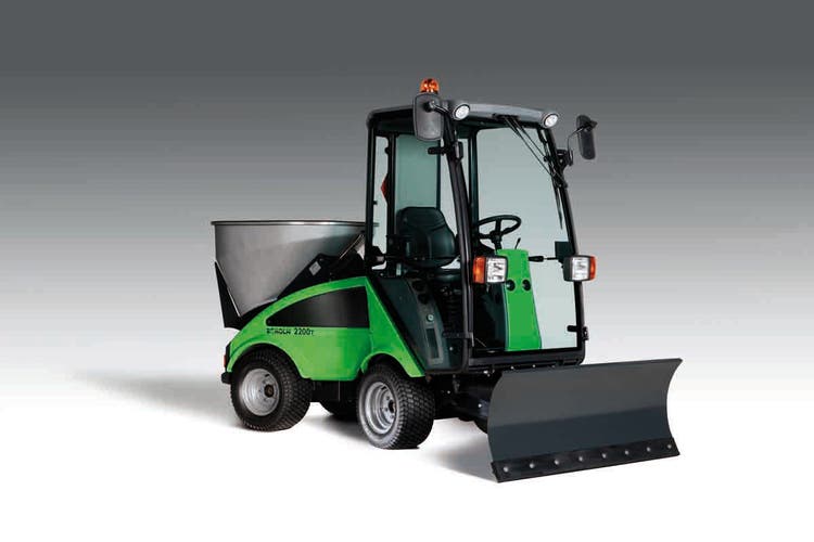 Egholm CityRanger 2260 mit Planierschild, Schneeräumer