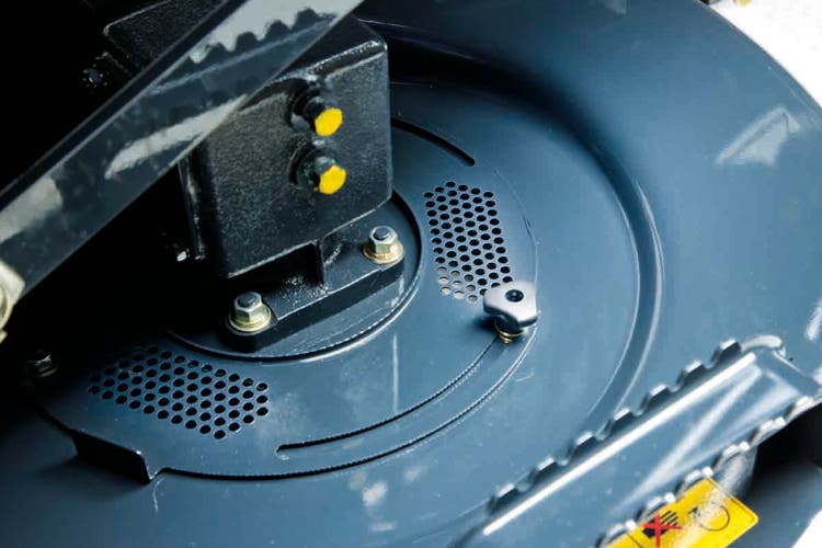 Detailaufnahme Iseki SXG 216+ Mähtraktor