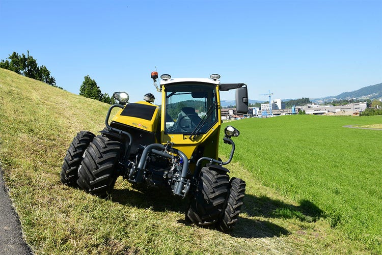 Rigitrac SKH 60 Traktor am Hang